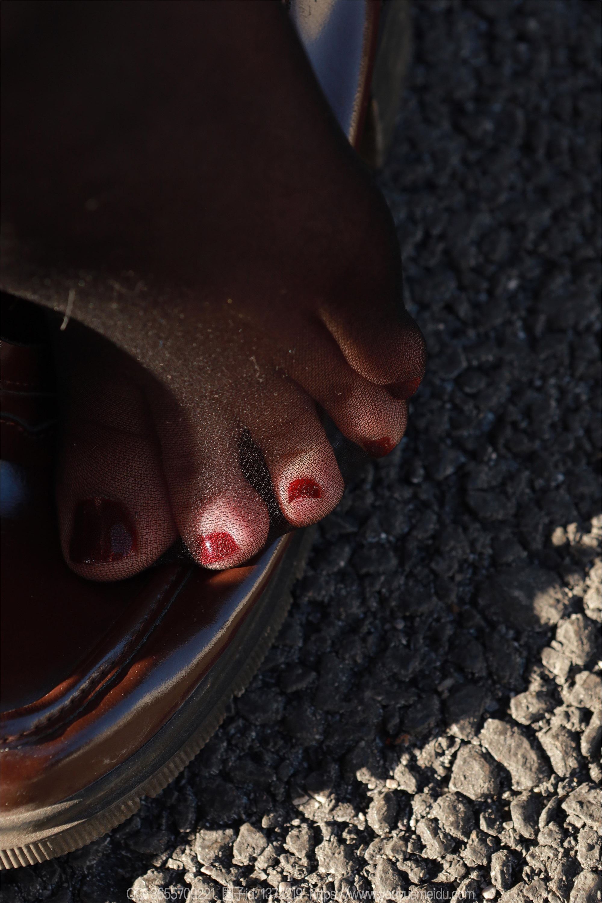 IESS异思趣向  2024.12.05 丝享家 1916 团团《阳光黑丝》